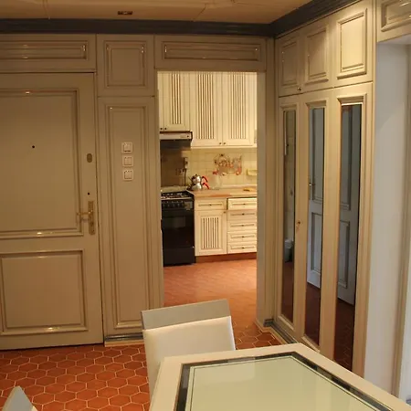 Abbasi Apart Apartment